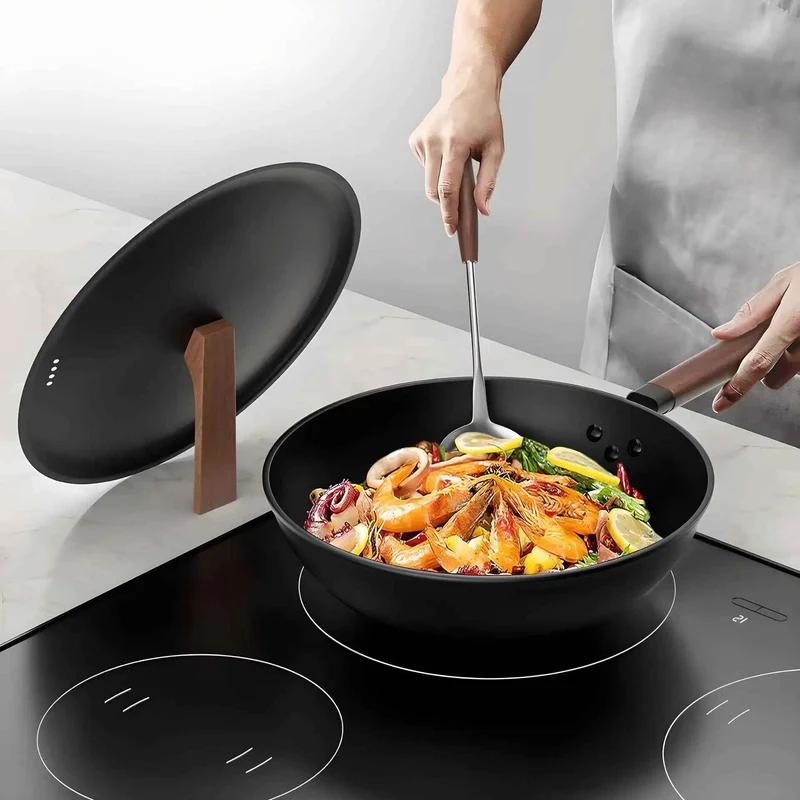 WOK | KUROKO™ EN ACIER CARBONE NOIR PRÉ-ASSAISONNÉ