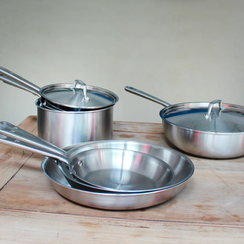 Batterie de cuisine en inox 18/10 brossé manche fixe