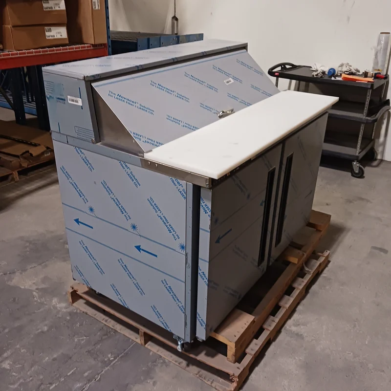 Traulsen CLPT-4812-SD-LR Centerline Double Door Sandwich and Salad Prep Table 48" Refrigerator, SCRATCH & DENT FINAL SALE